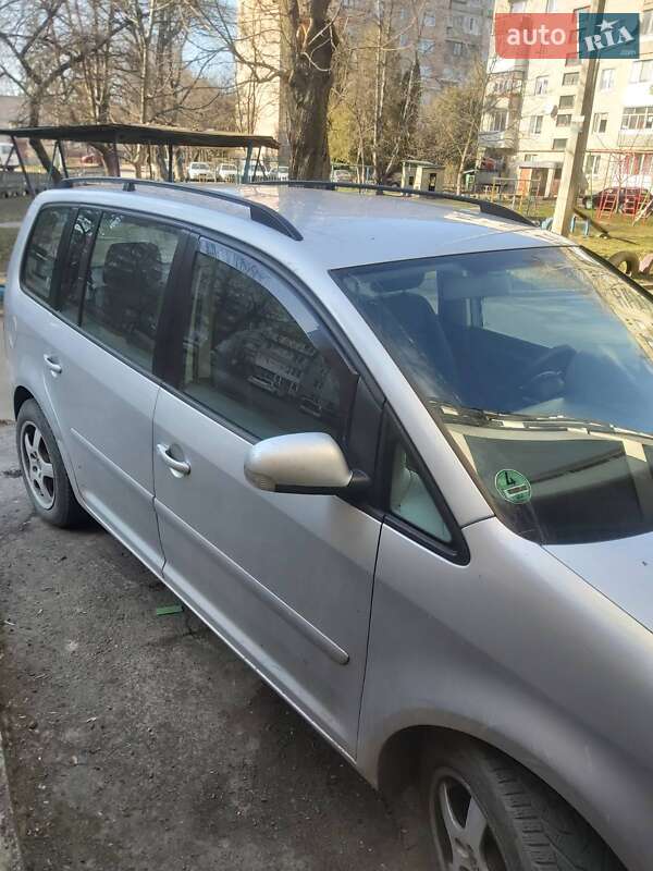 Volkswagen Touran (2004)
