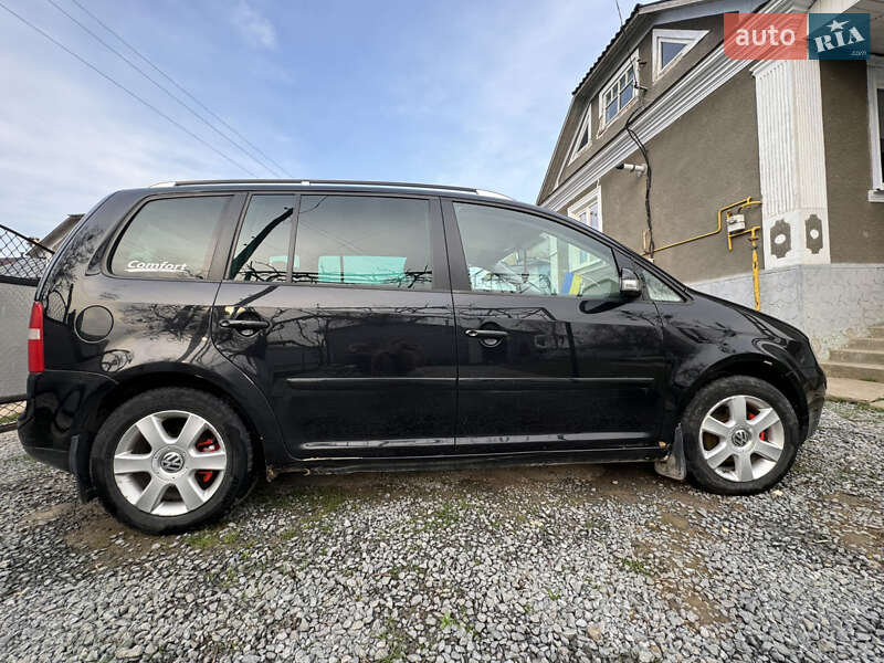 Volkswagen Touran (2005)