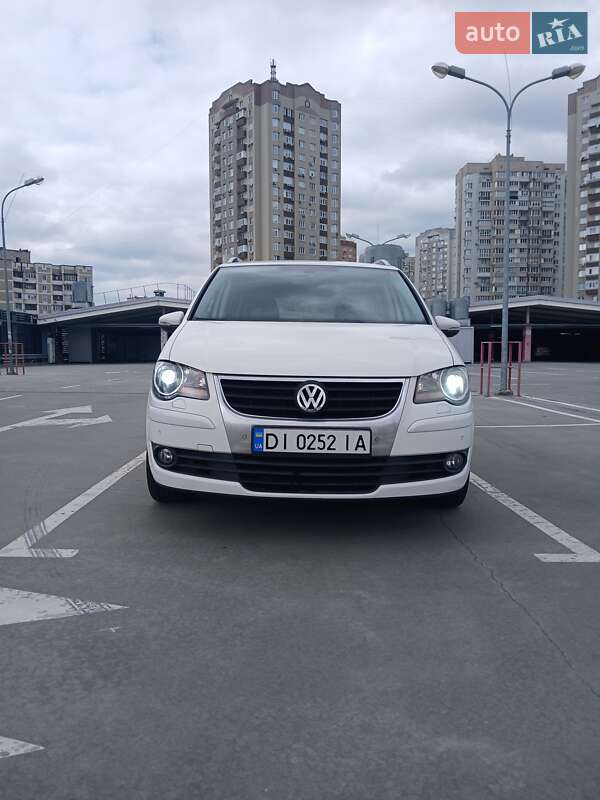 Volkswagen Touran (2010)