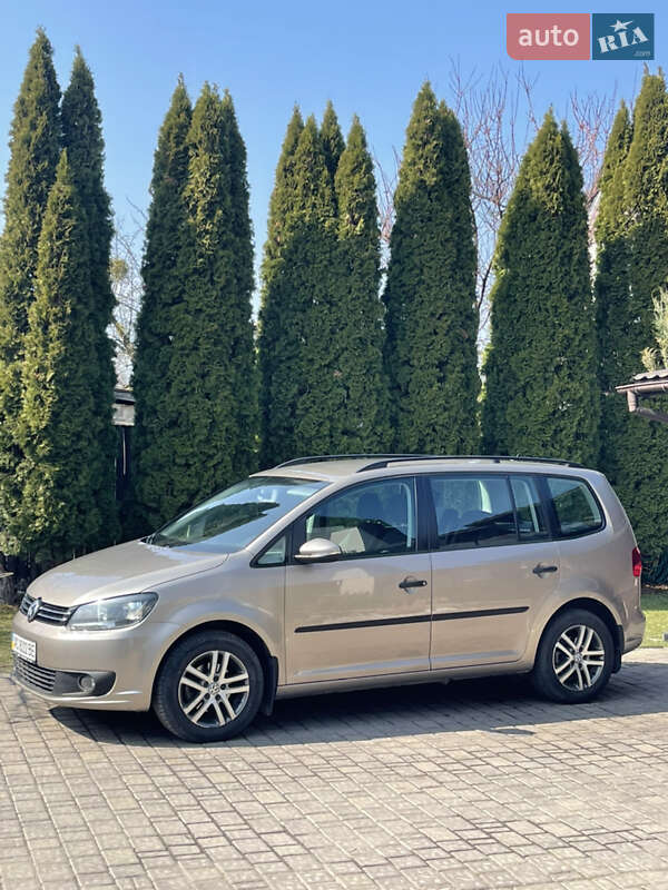 Volkswagen Touran (2011)