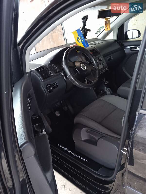 Volkswagen Touran (2003)