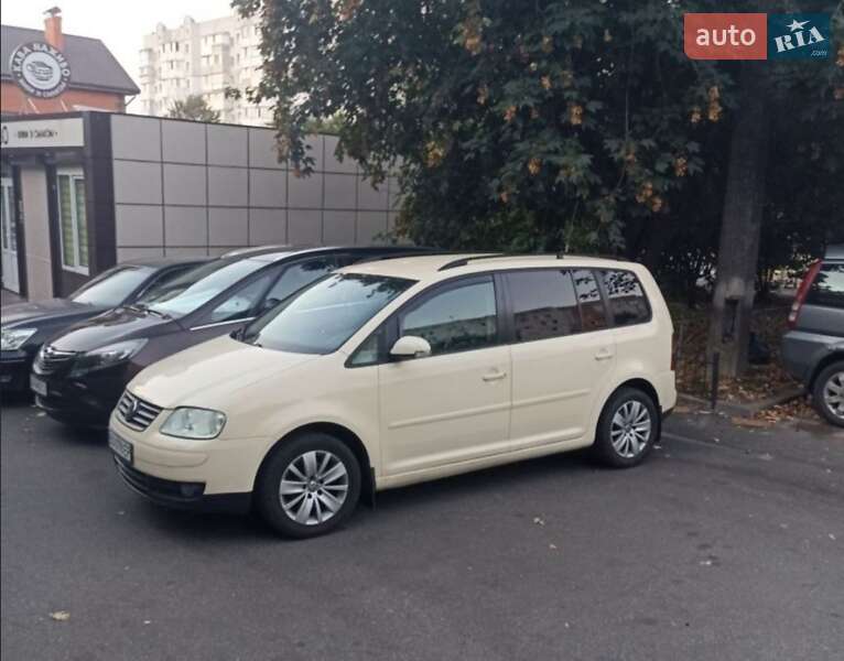 Volkswagen Touran (2005)