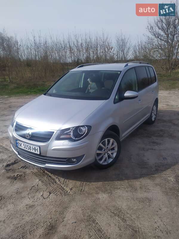 Volkswagen Touran (2010)