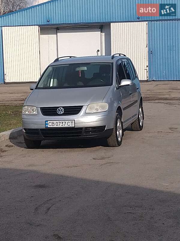 Volkswagen Touran (2003)