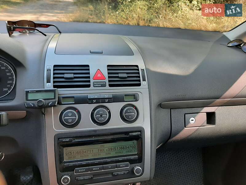 Volkswagen Touran (2009)
