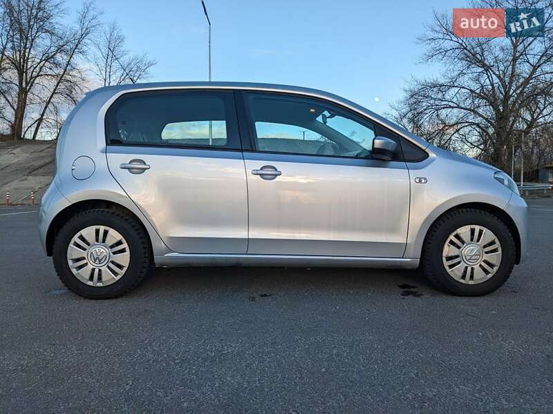 Volkswagen Up (2013)