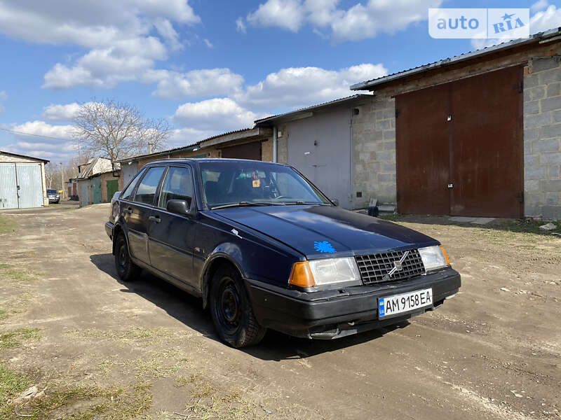 Volvo 440 (1991)