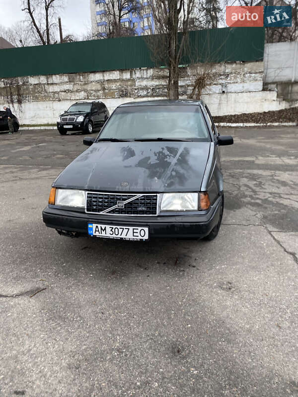 Volvo 440 (1991)