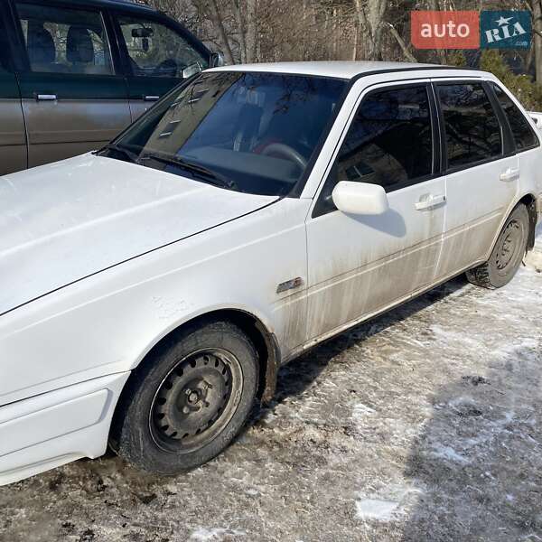 Volvo 440 (1989)