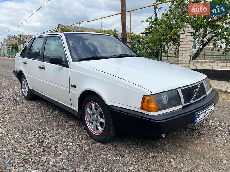 Volvo 440 (1992)