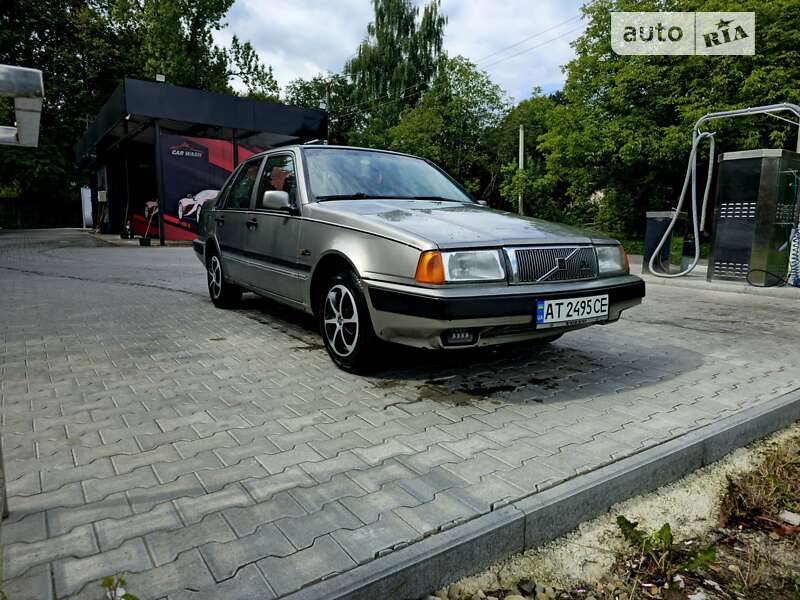 Volvo 460 (1991)