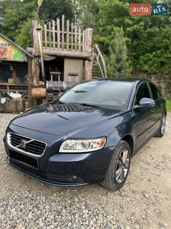 Volvo S40 (2010)