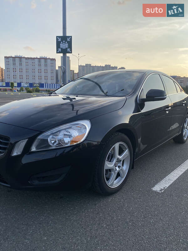 Volvo S60 (2012)