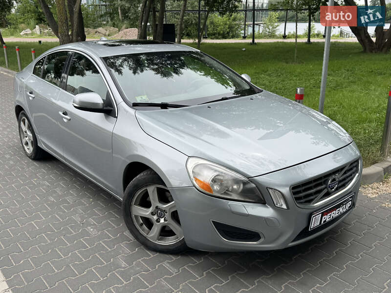 Volvo S60 (2012)