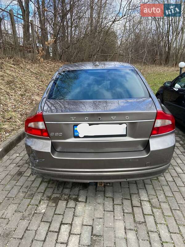 Volvo S80 (2010)