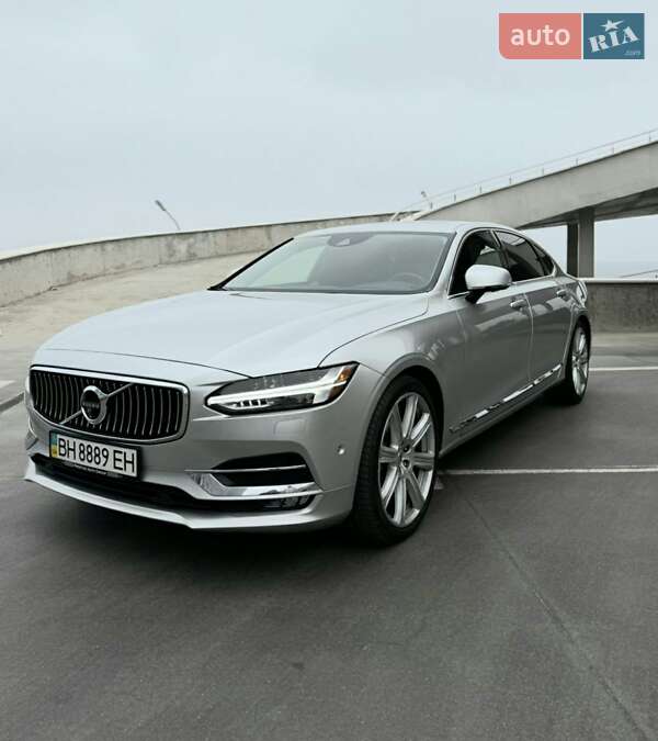 Volvo S90 (2017)