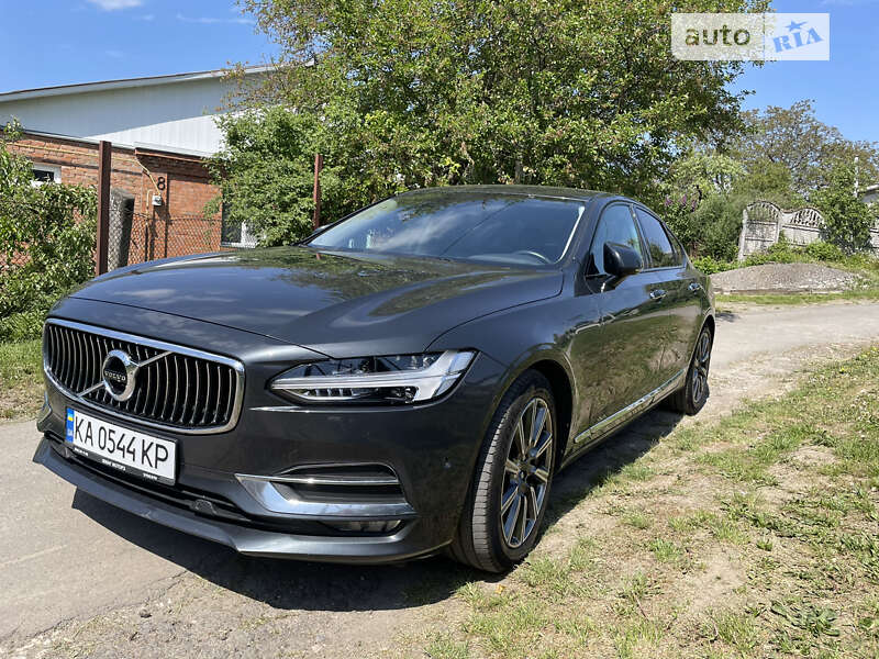 Volvo S90 (2016)