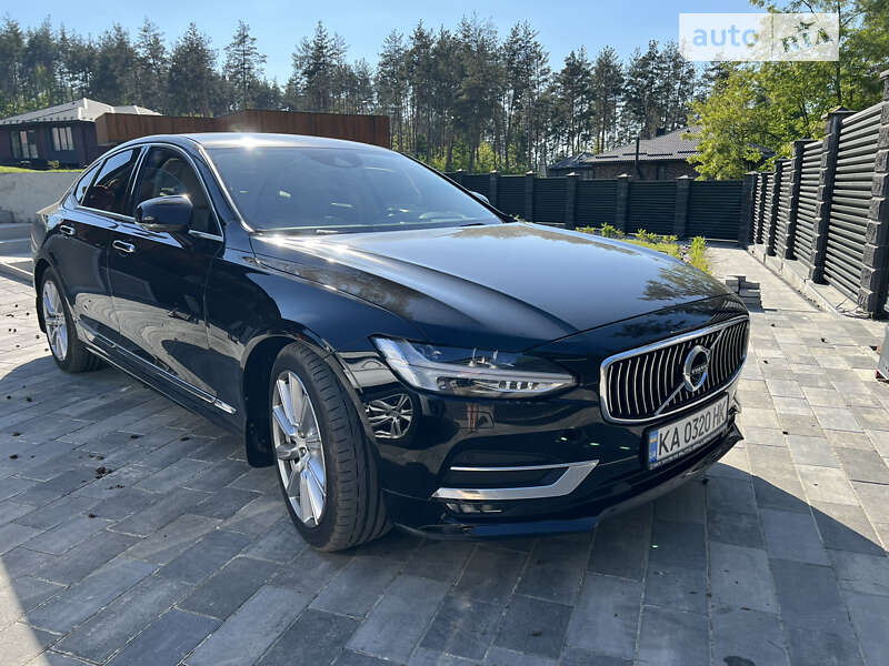 Volvo S90 (2019)