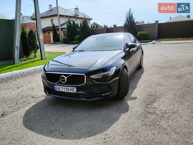 Volvo S90 (2017)