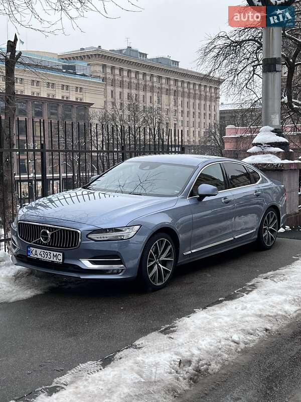 Volvo S90 (2019)