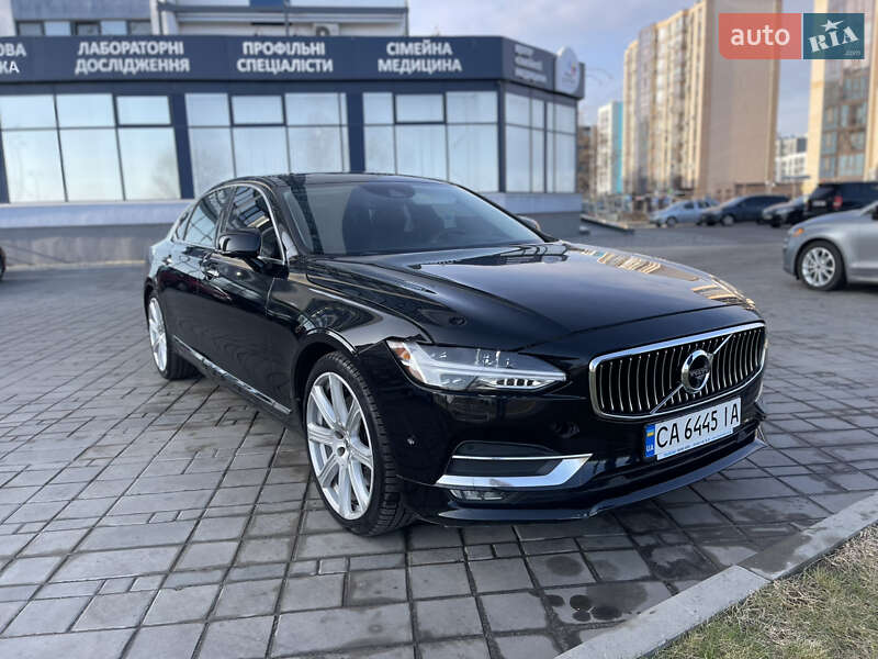 Volvo S90 (2017)