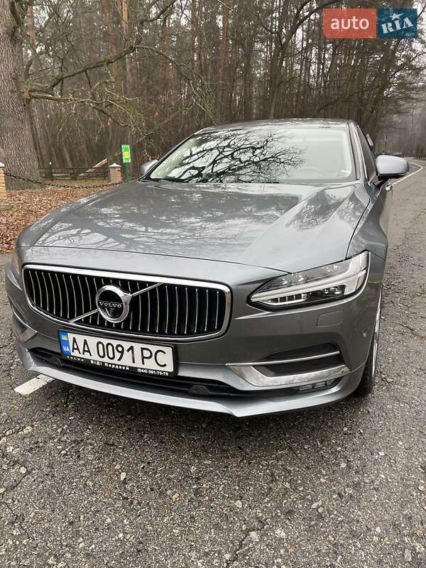 Volvo S90 (2017)