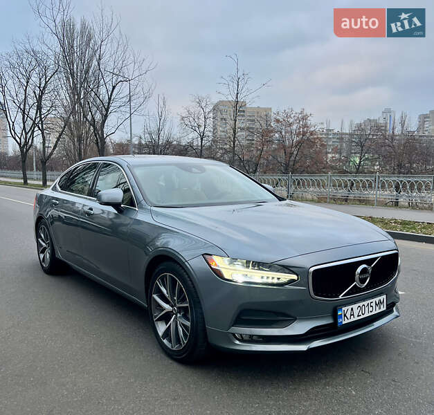 Volvo S90 (2017)