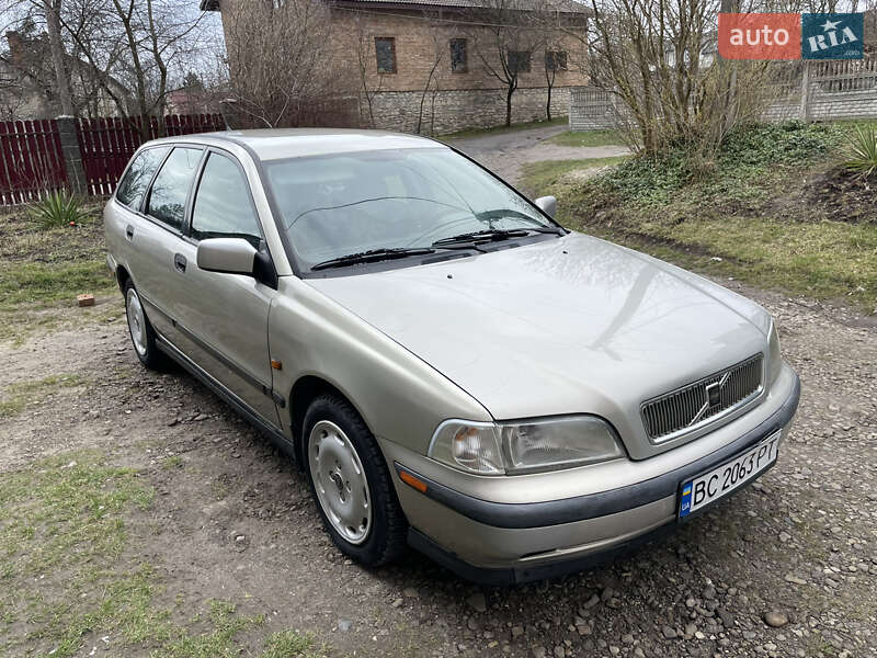 Volvo V40 (1997)