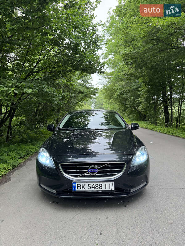 Volvo V40 (2014)