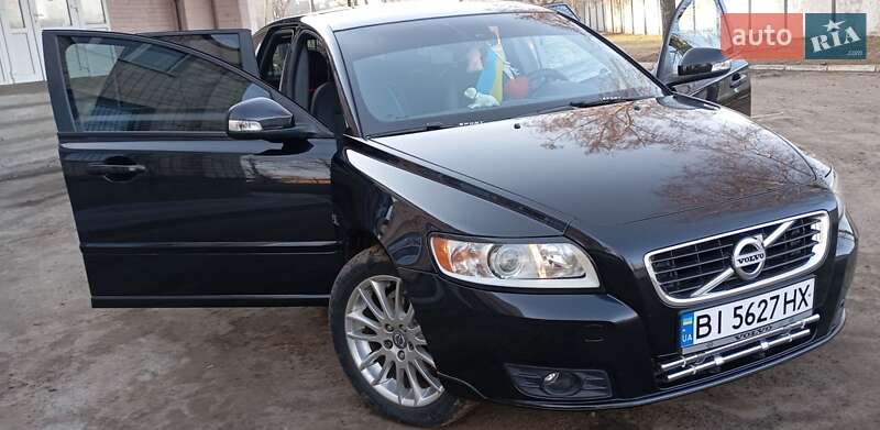 Volvo V50 (2010)
