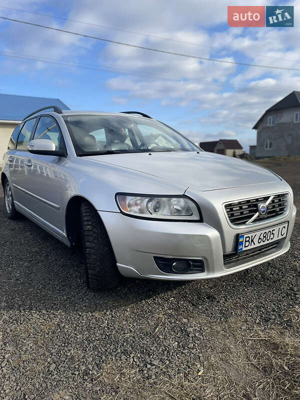 Volvo V50 (2008)