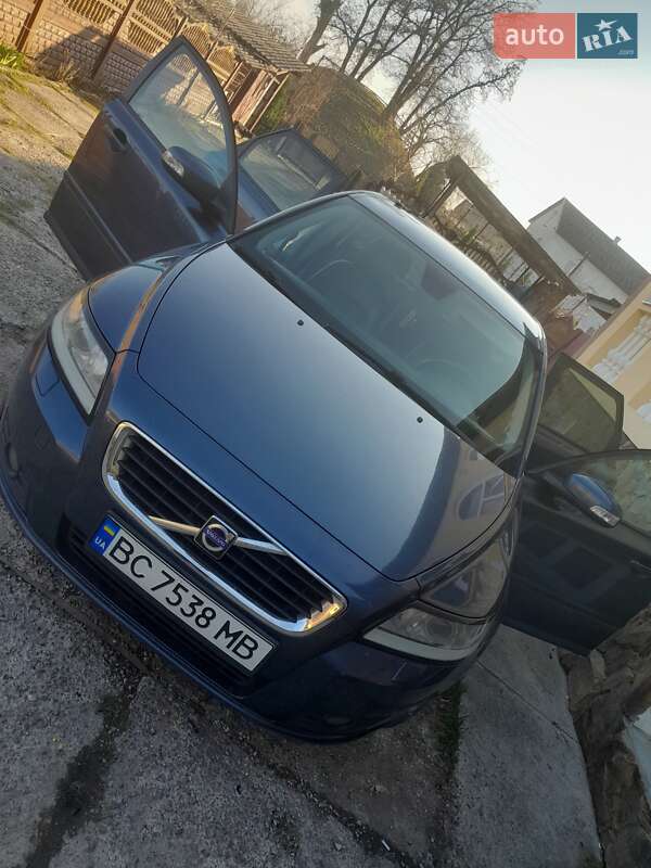 Volvo V50 (2008)