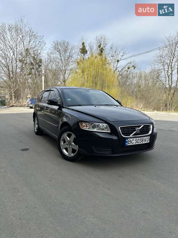 Volvo V50 (2009)