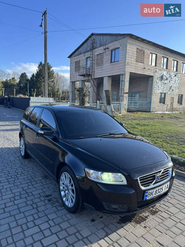Volvo V50 (2008)