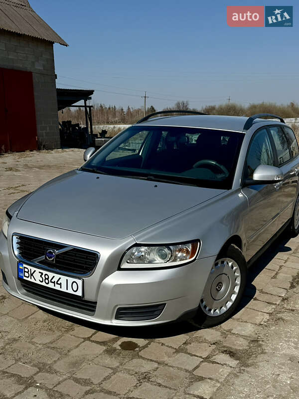 Volvo V50 (2009)