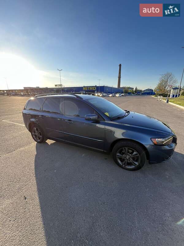 Volvo V50 (2009)