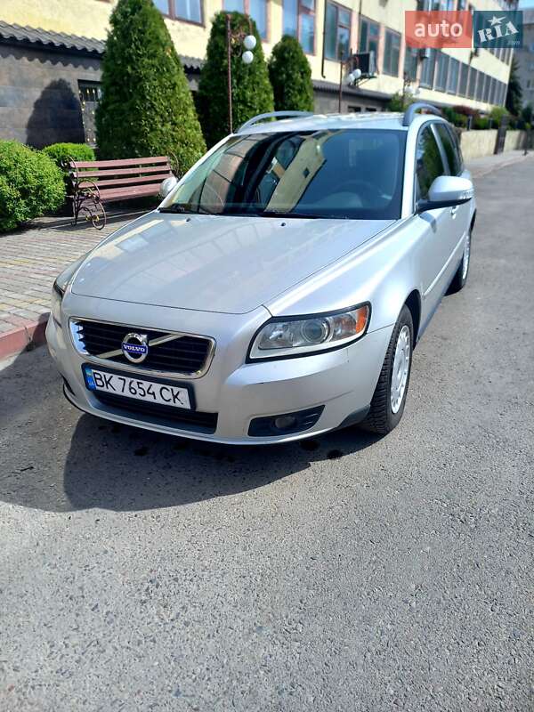 Volvo V50 (2010)