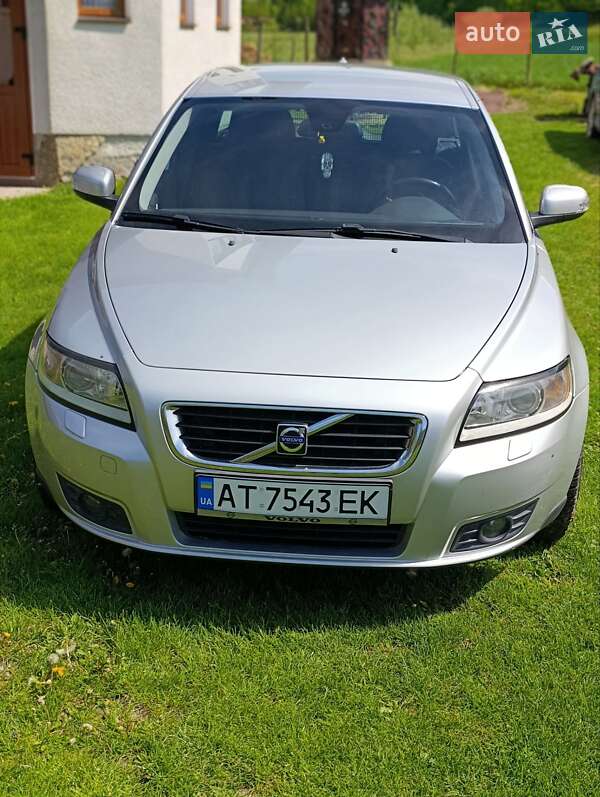 Volvo V50 (2008)