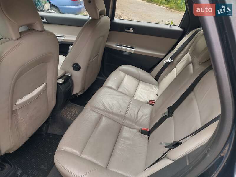 Volvo V50 (2010)