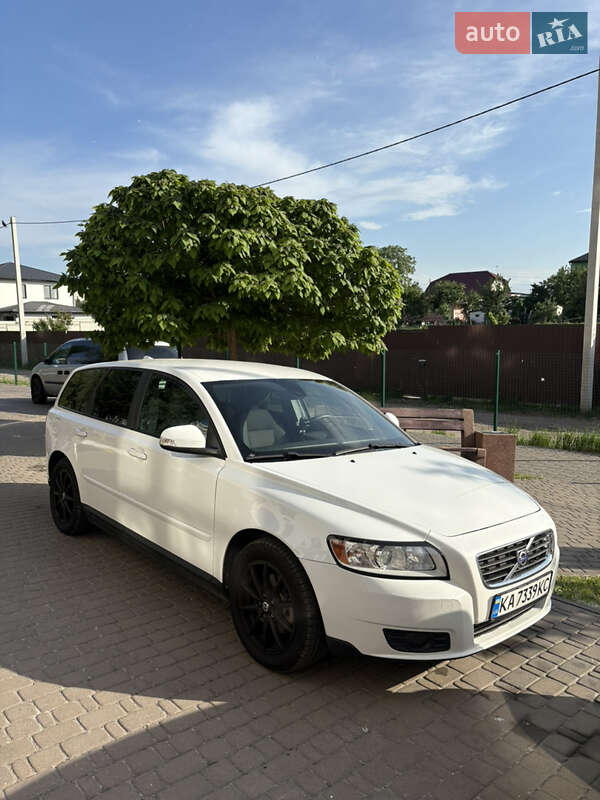 Volvo V50 (2010)