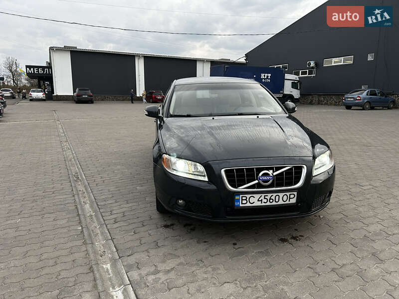 Volvo V70 (2010)