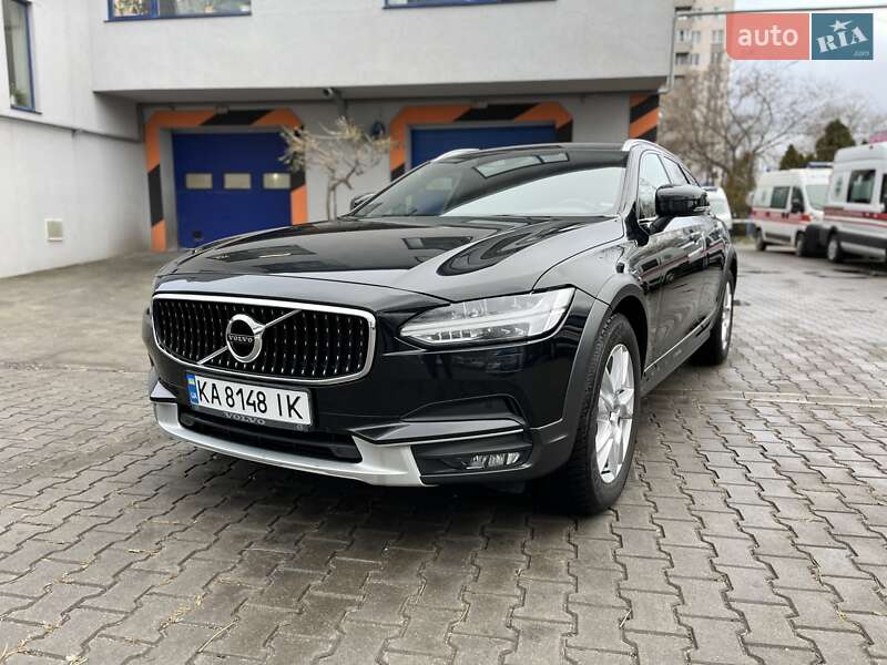Volvo V90 cross country (2018)