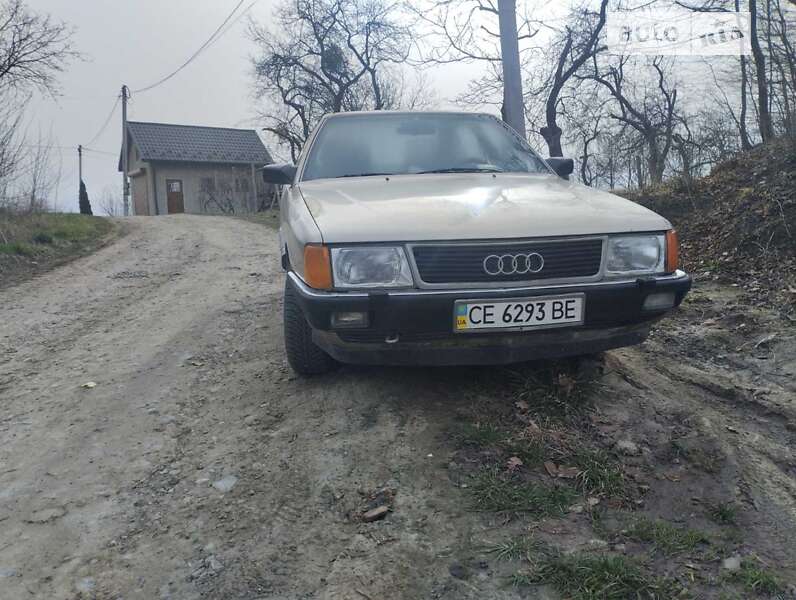 Audi 100 (1983)
