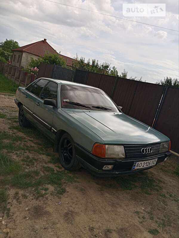 Audi 100 (1986)