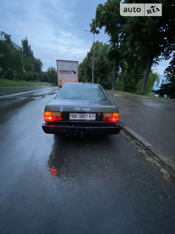 Audi 100 (1988)