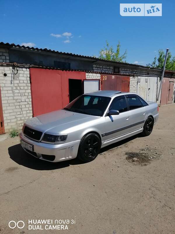 Audi 100 (1992)