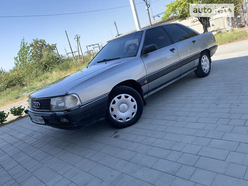 Audi 100 (1988)