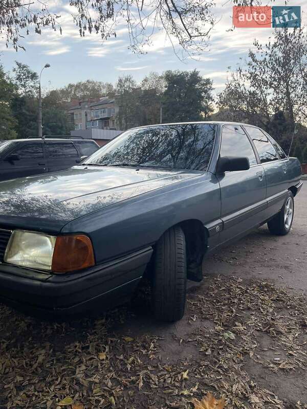 Audi 100 (1990)