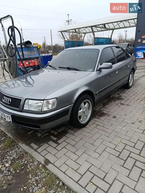 Audi 100 (1992)
