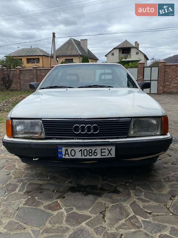 Audi 100 (1986)